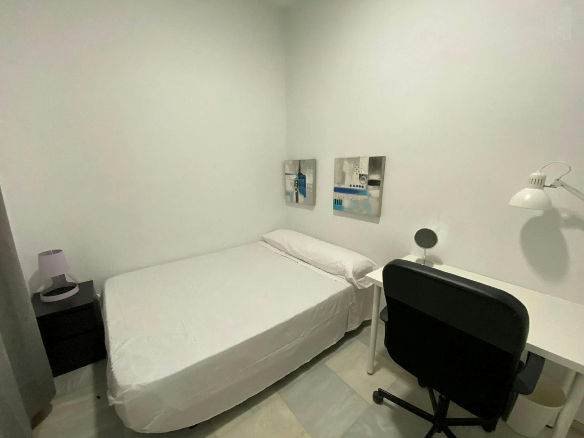 Calle San Luis, Sevilla preview