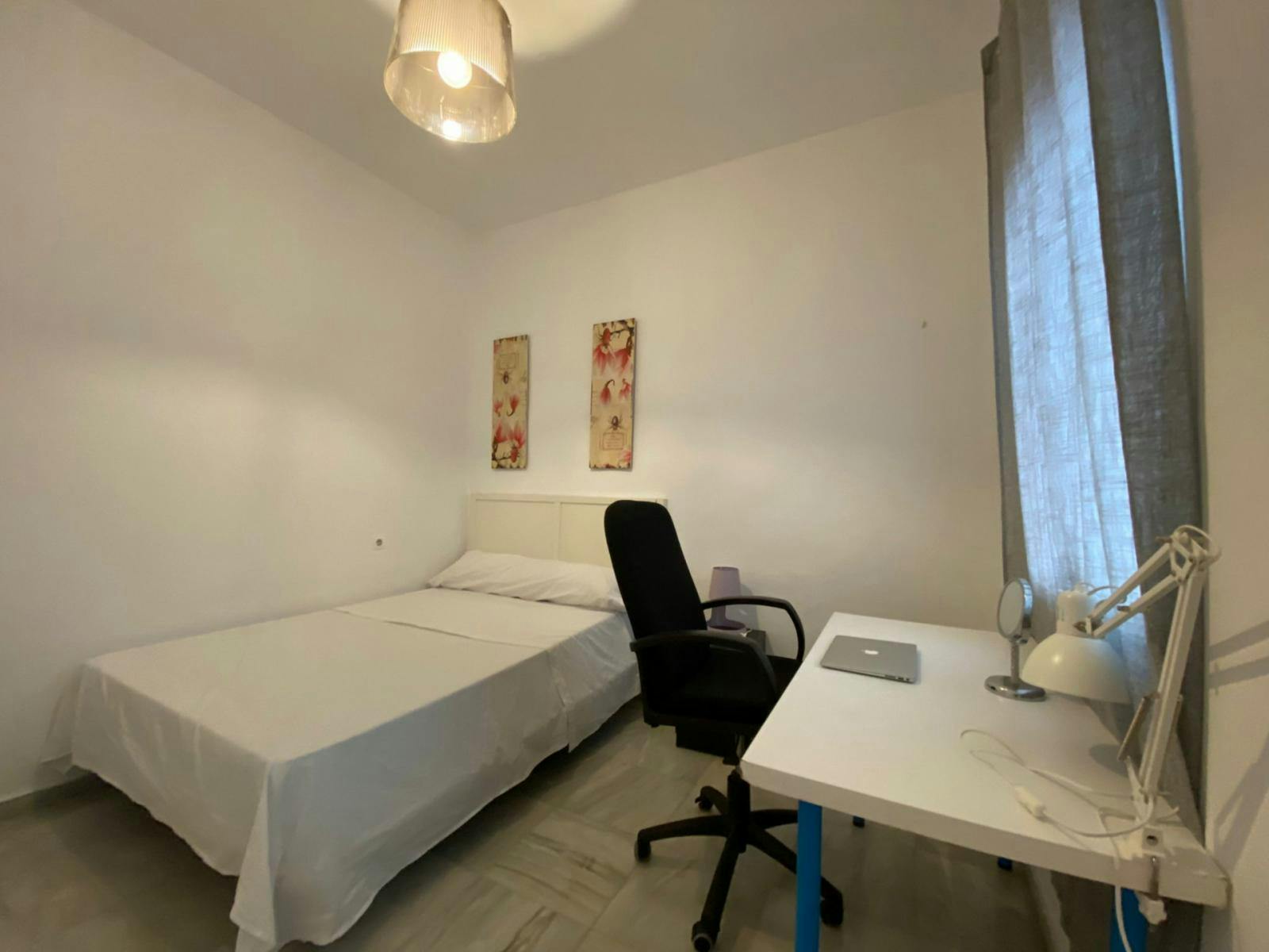 Calle San Luis, Sevilla preview