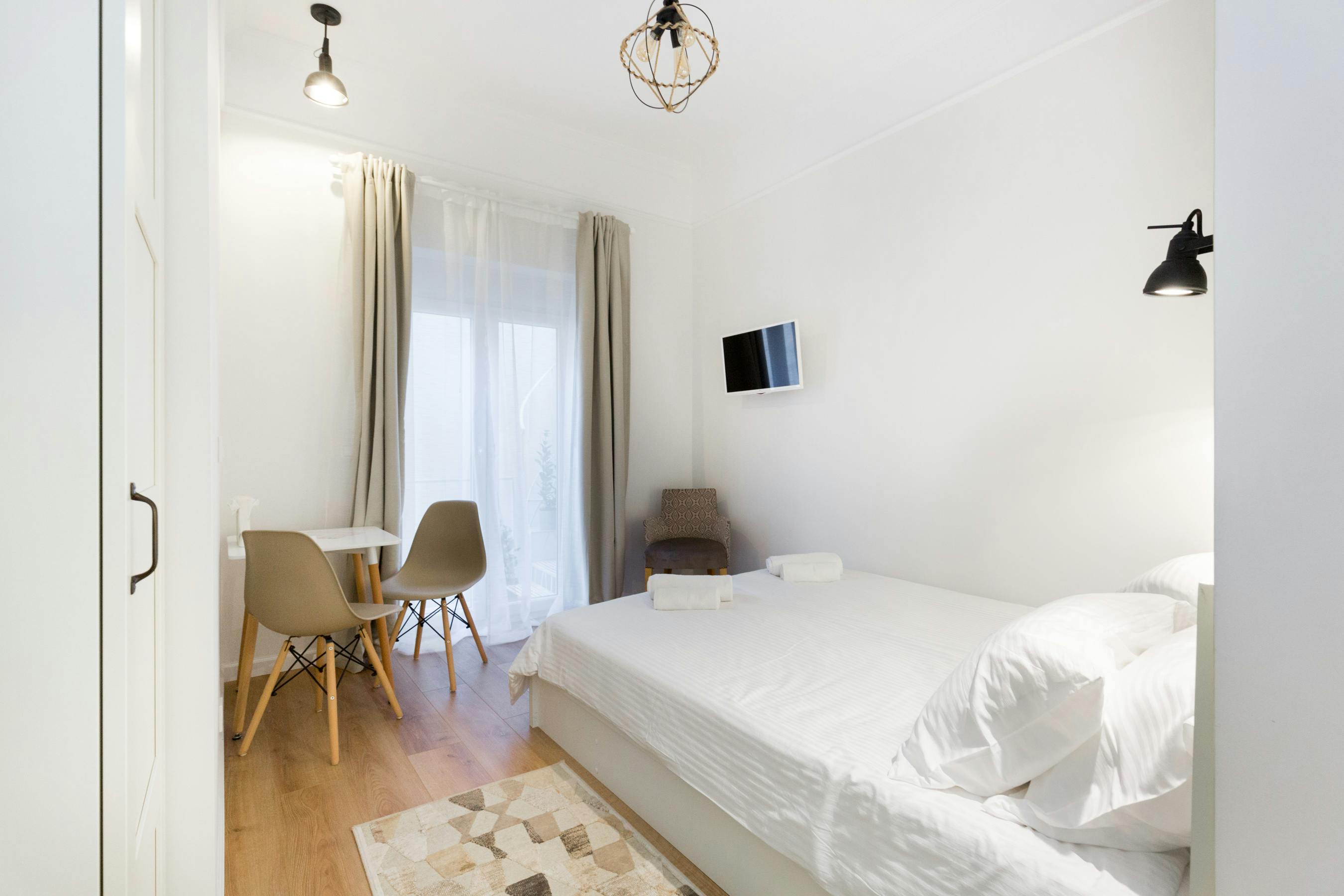 Deinostratou, Athens preview