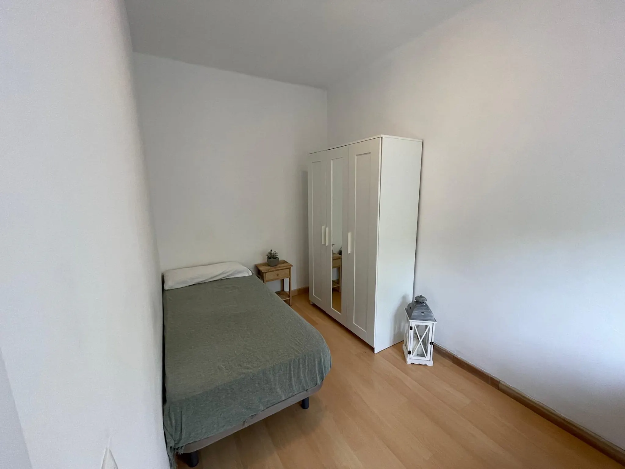 Calle Gonzalo de Berceo, Sevilla preview