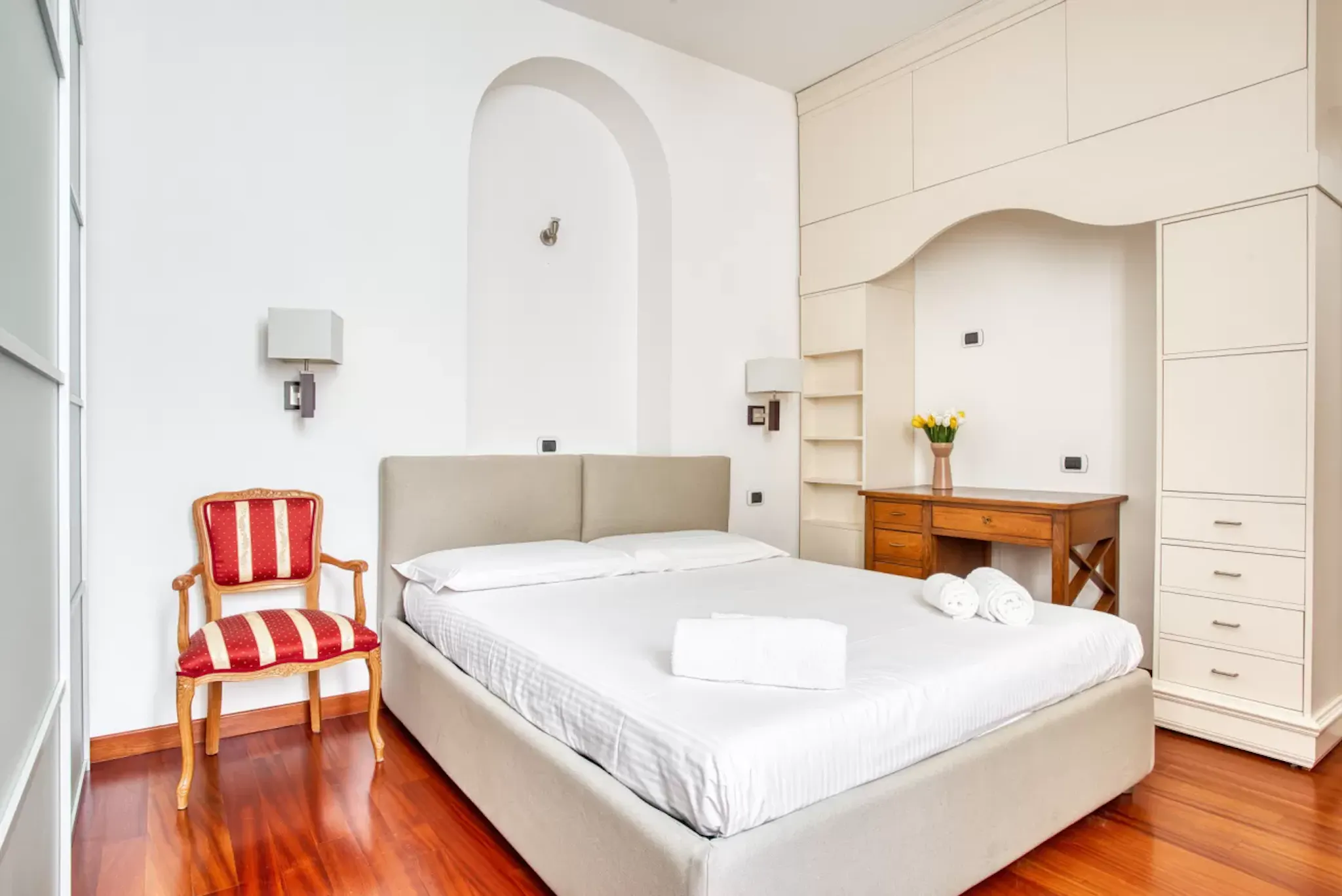 Largo La Foppa, Milan preview