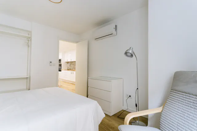 Private room in Carrer del Doctor Zamenhof, Valencia (1570240) room image 2