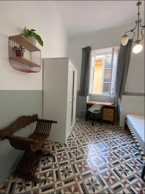 Private room in Carrer de l'Almodí, Valencia (1570314) room image 2
