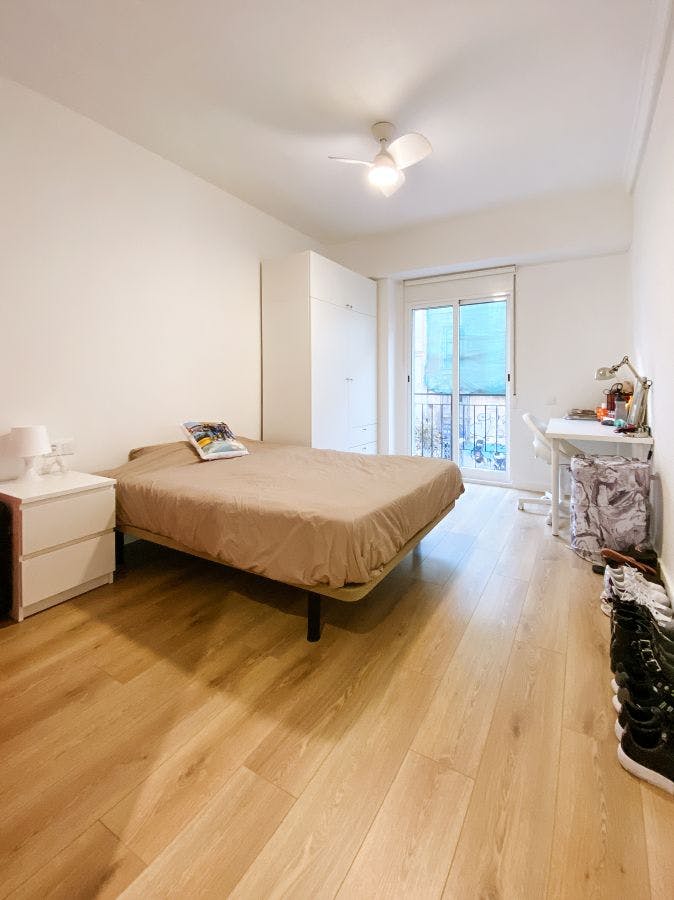 Calle Carrera Fuente de San Luis, Valencia preview