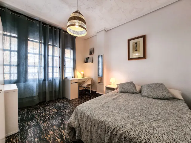 Private room in Calle de Castellón, Valencia (1570339) room image 40