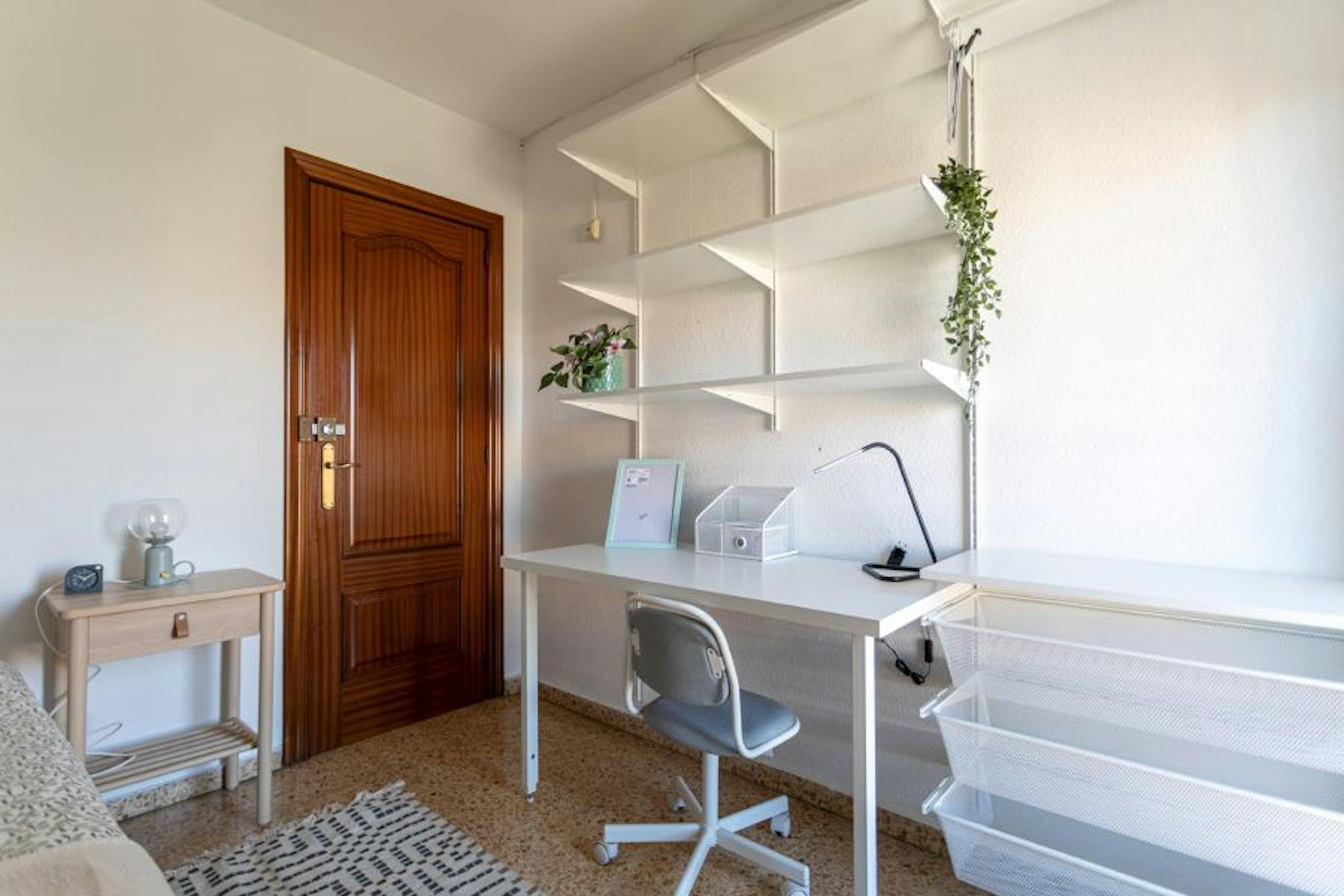 Carrer d'Isaac Peral, Valencia preview