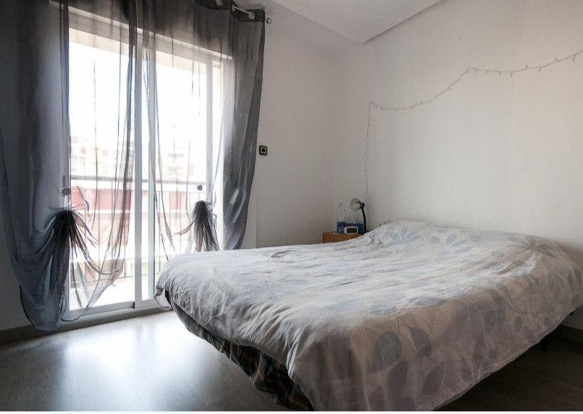 Calle Soledad Domenech, Valencia preview