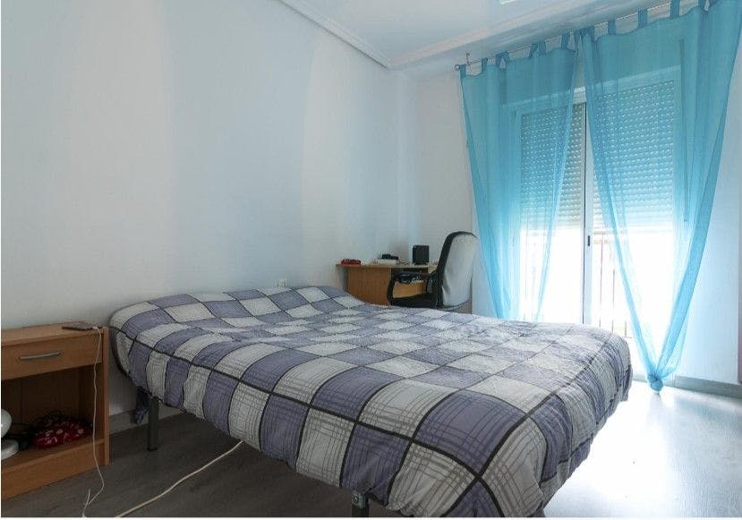 Calle Soledad Domenech, Valencia preview