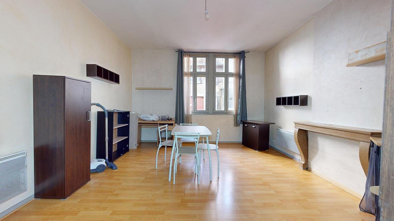 Studio for rent for €552 per month in Besançon, Grande Rue
