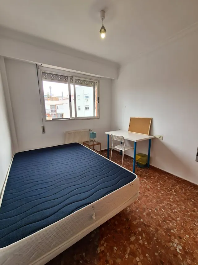 Private room in Carrer del Clariano, Valencia (1570458) room image 1