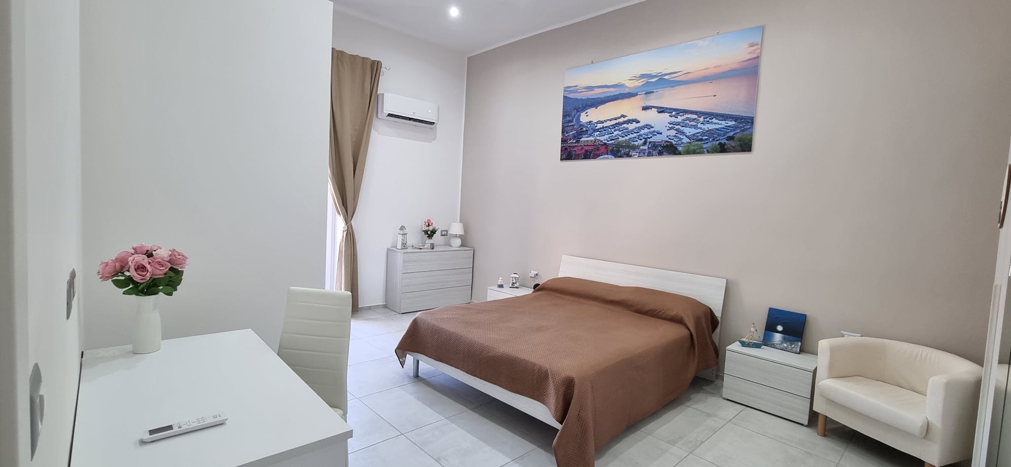 Via delle Zite, Naples preview