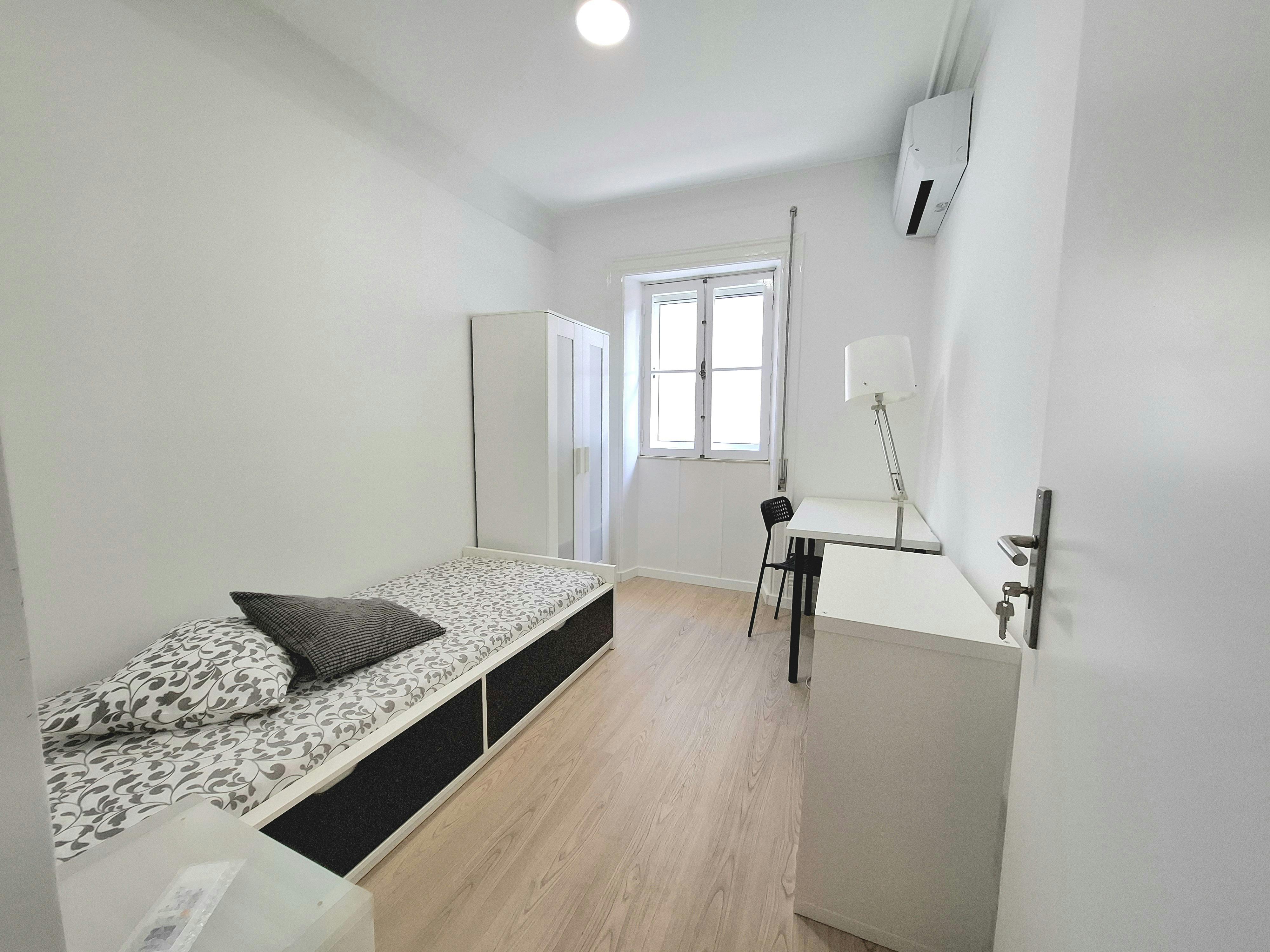 Private room for rent for €380 per month in Gondomar, Rua Dom Afonso Henriques