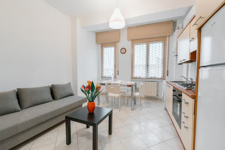 Via Luigi De Andreis, Milan