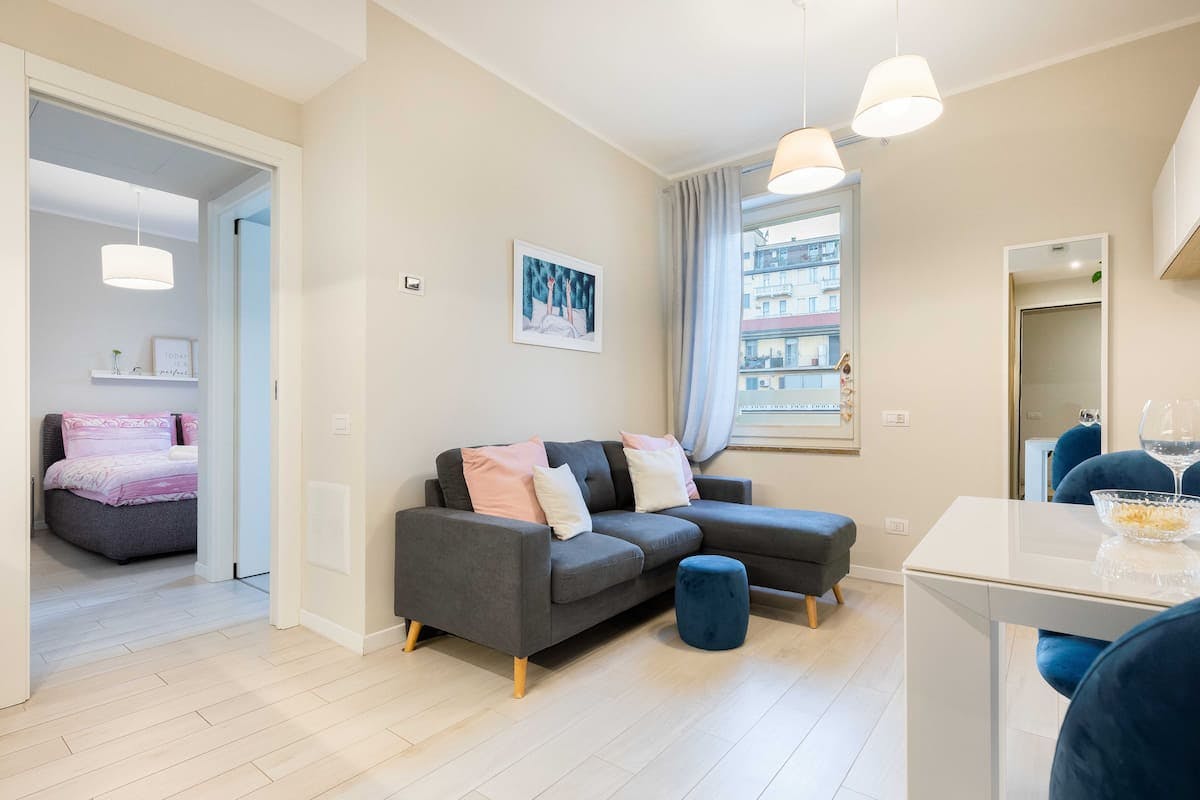 Apartment for rent for €2,200 per month in Milan, Via Maestri Campionesi