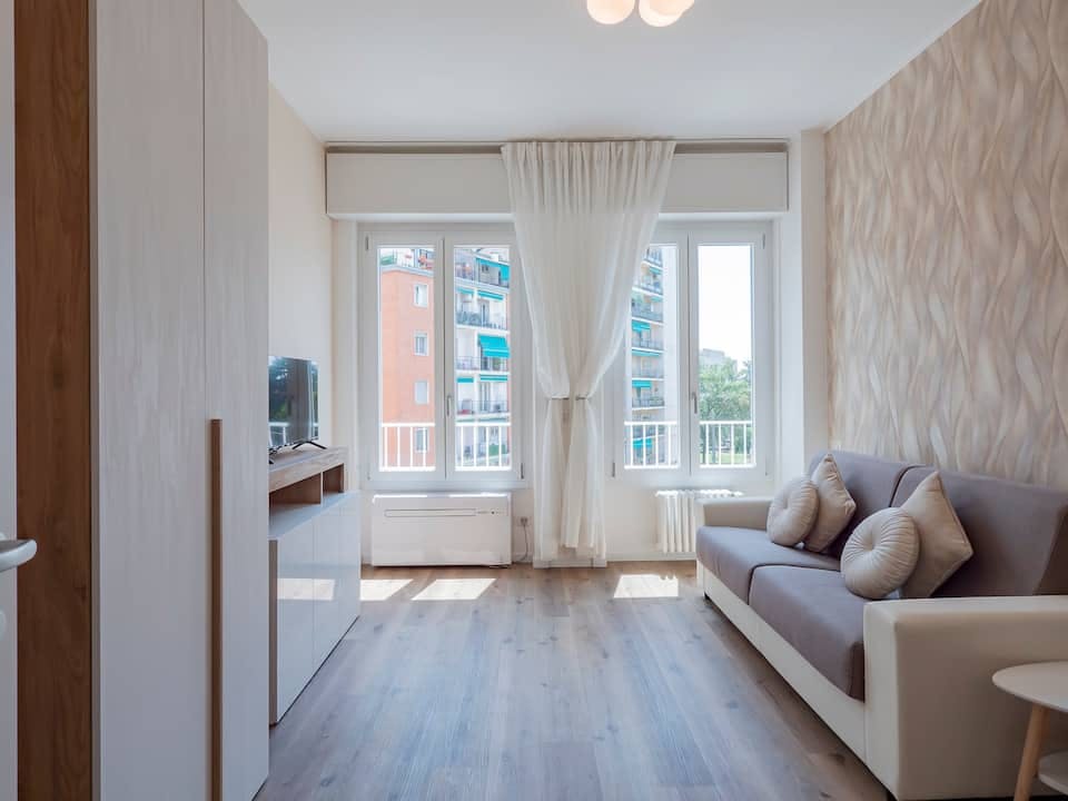 Apartment for rent for €2,500 per month in Milan, Via Ambrogio Campiglio