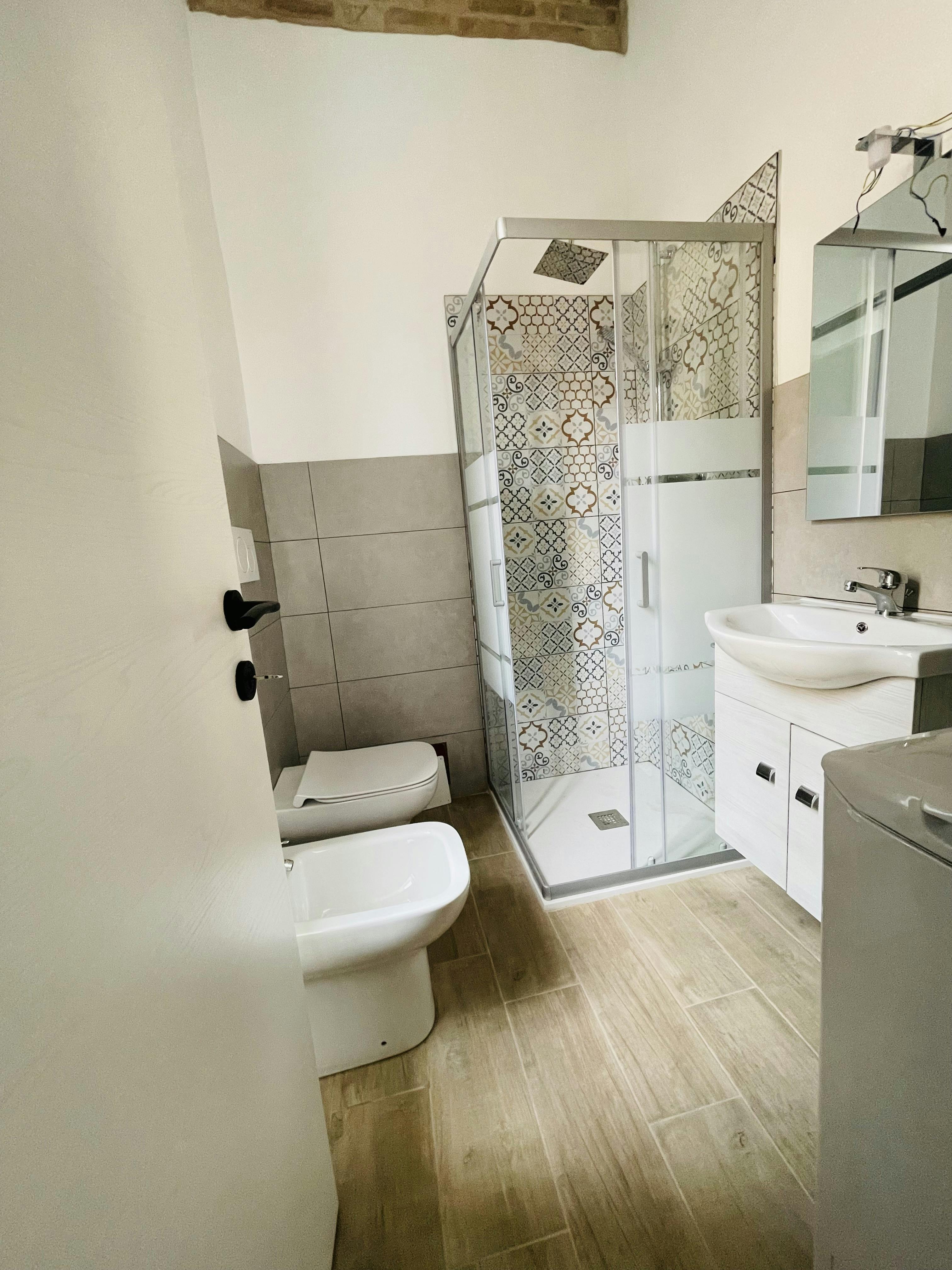 For Rent Furnished Apartment in Padua Italy, 1,300 EUR/month, Via Santa  Caterina, 35121, image size:1152x1536