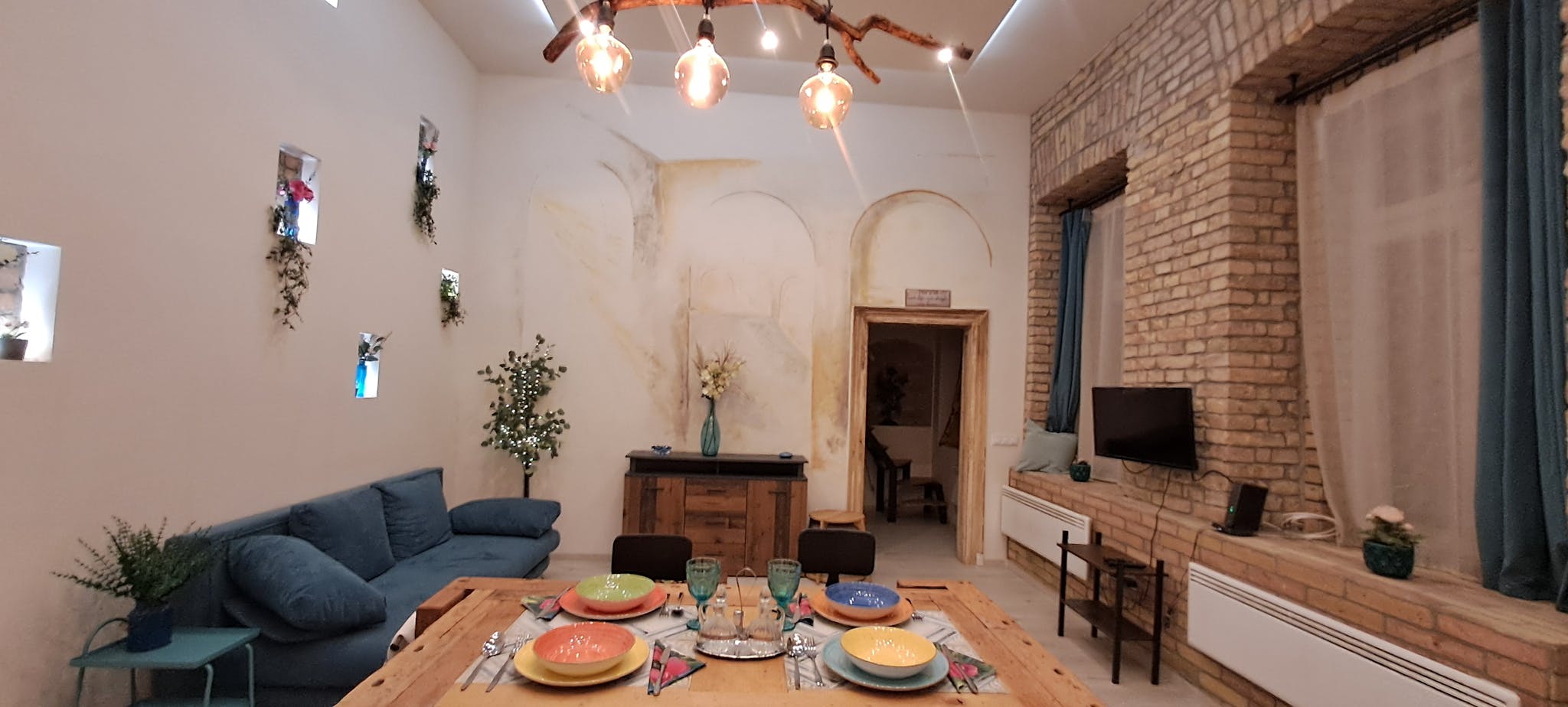 Almássy tér, Budapest preview