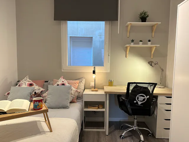 Private room in Calle de Pradales, Madrid (1571308) room image 1