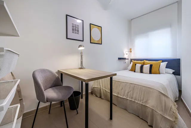 Private room in Calle Álamos, Málaga (1571335) room image 1