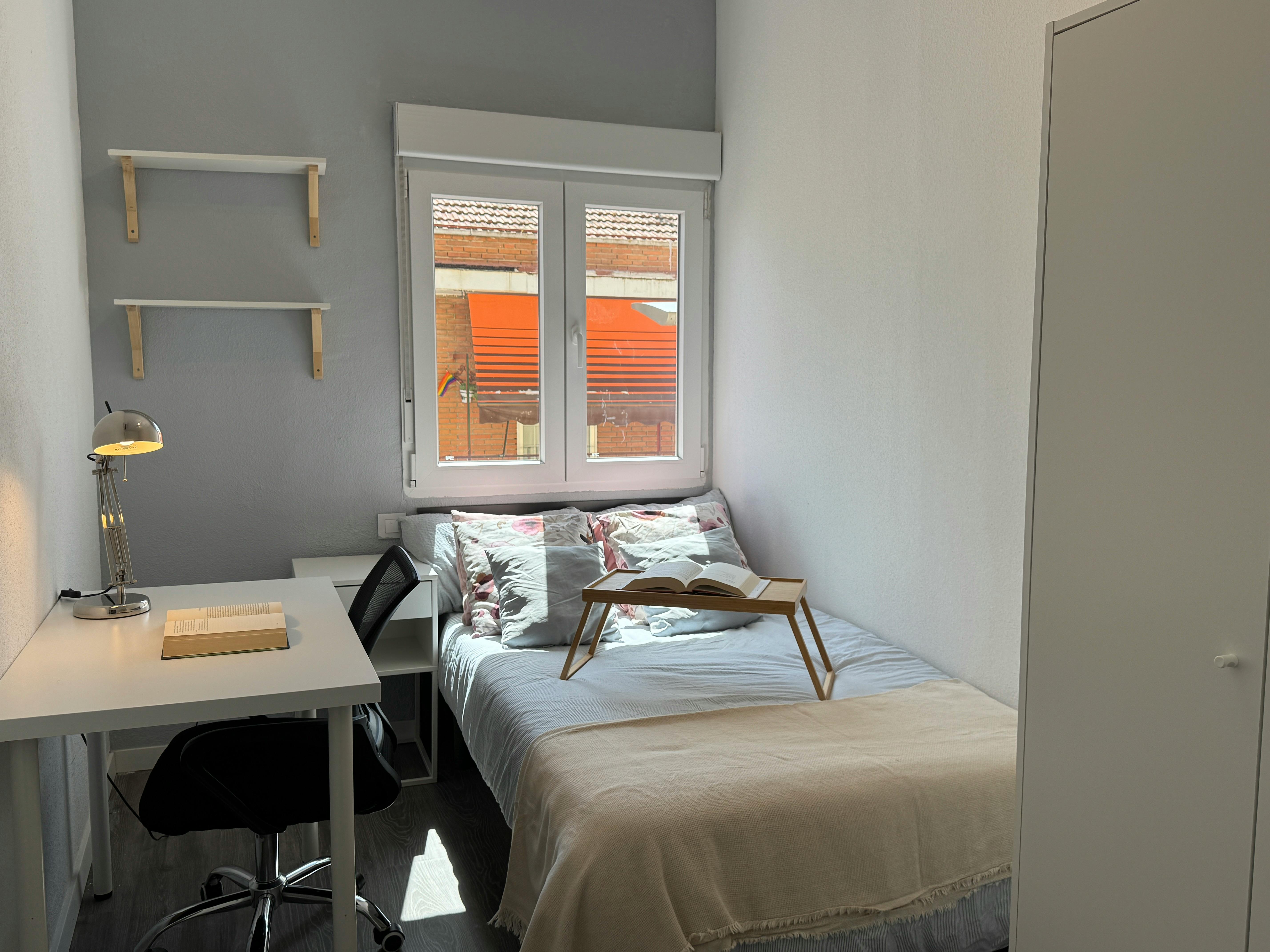 Private room in Calle de Pradales, Madrid (1571365) room image 1