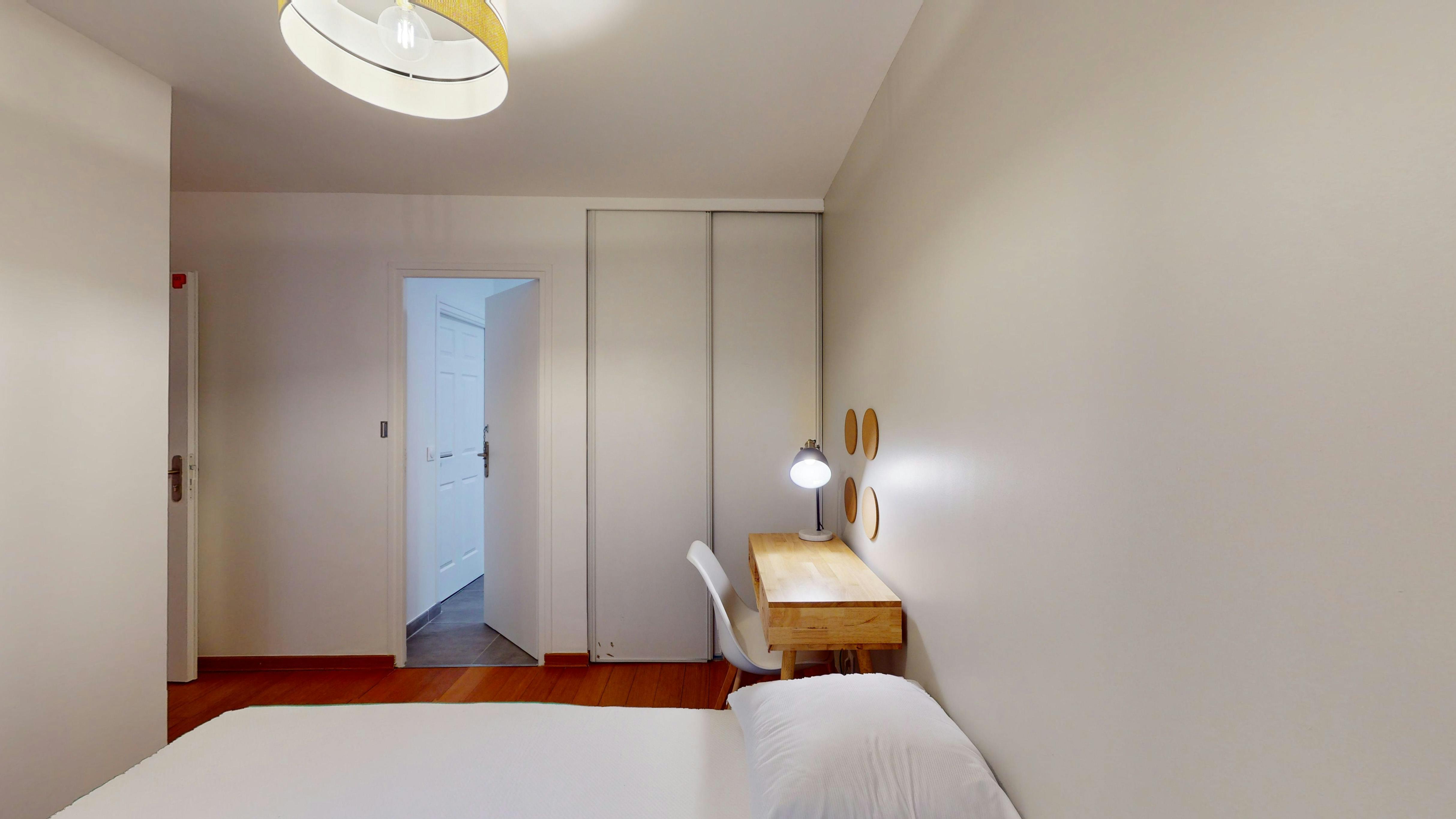 Apartment Bobigny, 1 bed, 10m² — photo 78
