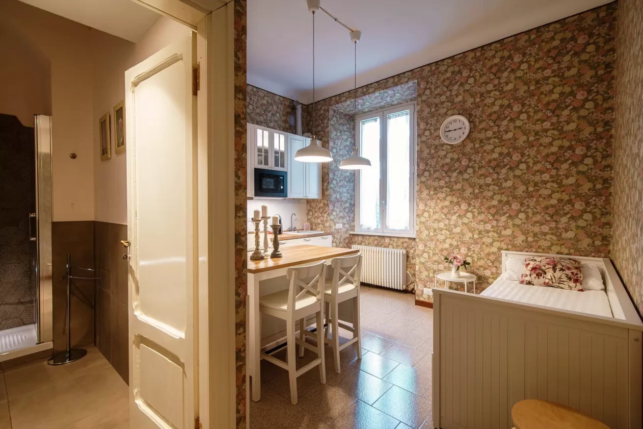 Apartment for rent for €264,000 per month in Como, Via Tommaso Grossi