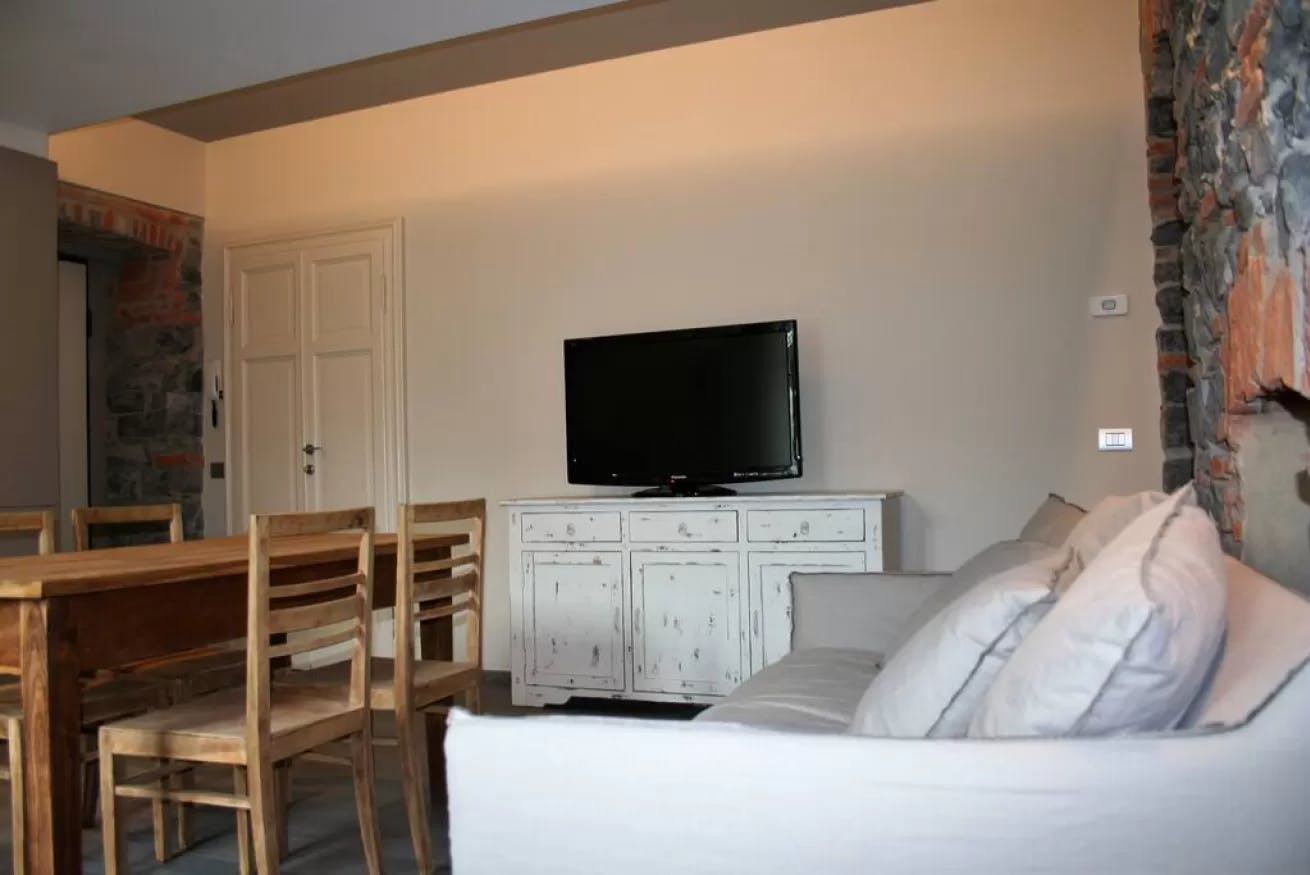 Apartment for rent for €264,000 per month in Como, Via Morazzone Pier Francesco Mazzucchelli