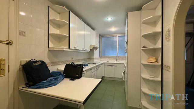 Private room in Calle del General Margallo, Madrid (1571829) room image 9