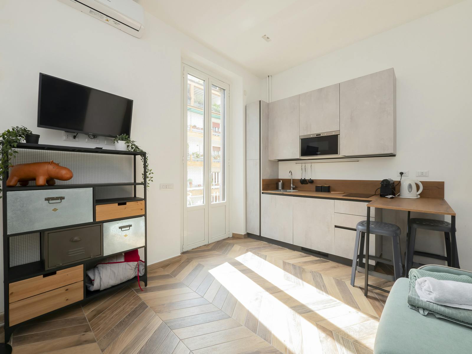 Via Gaetana Agnesi, Milan