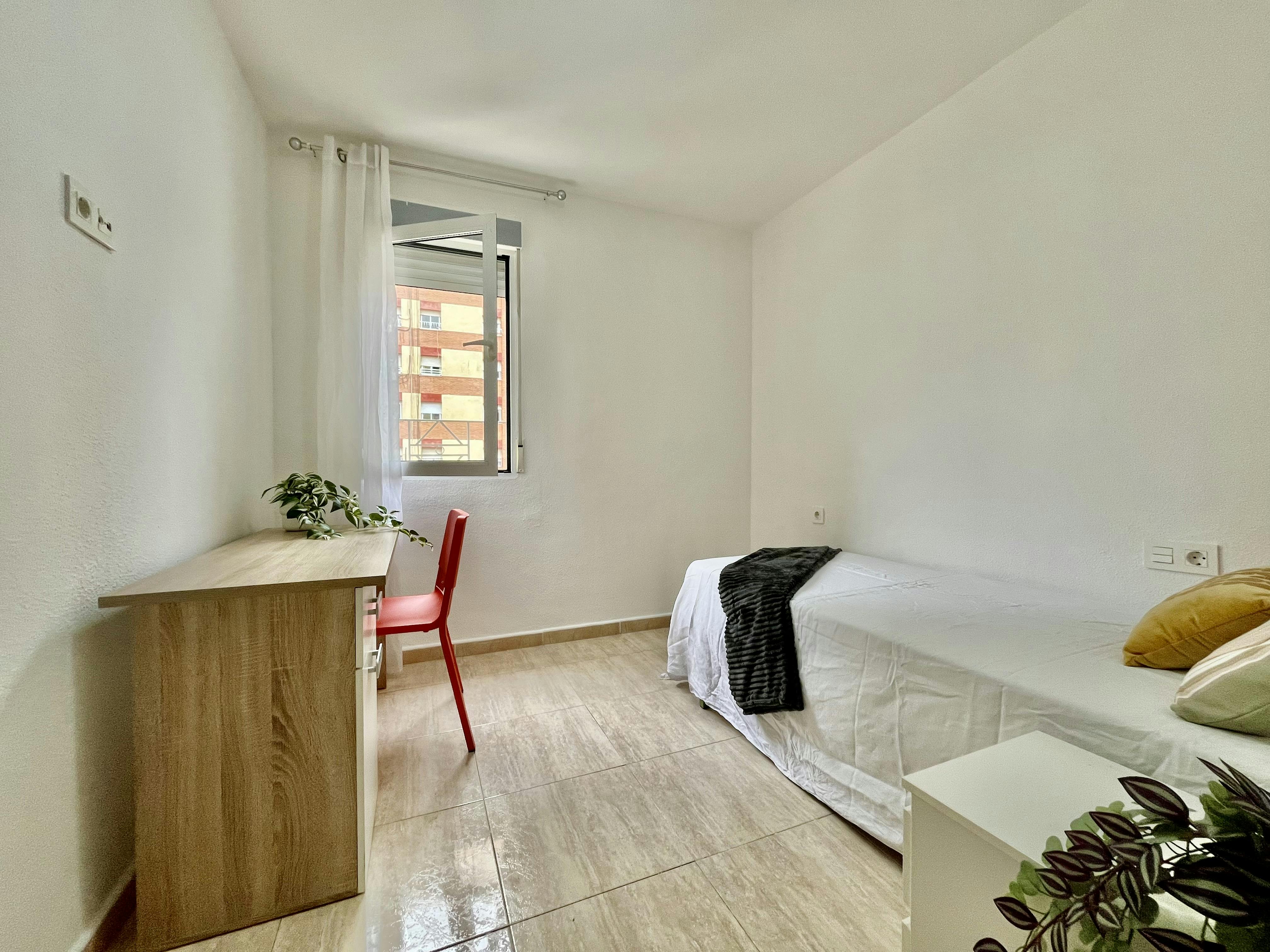 Отдельная комната сдается в аренду за 330 € в месяц в Murcia, Calle Maestro Javier Paulino Torres