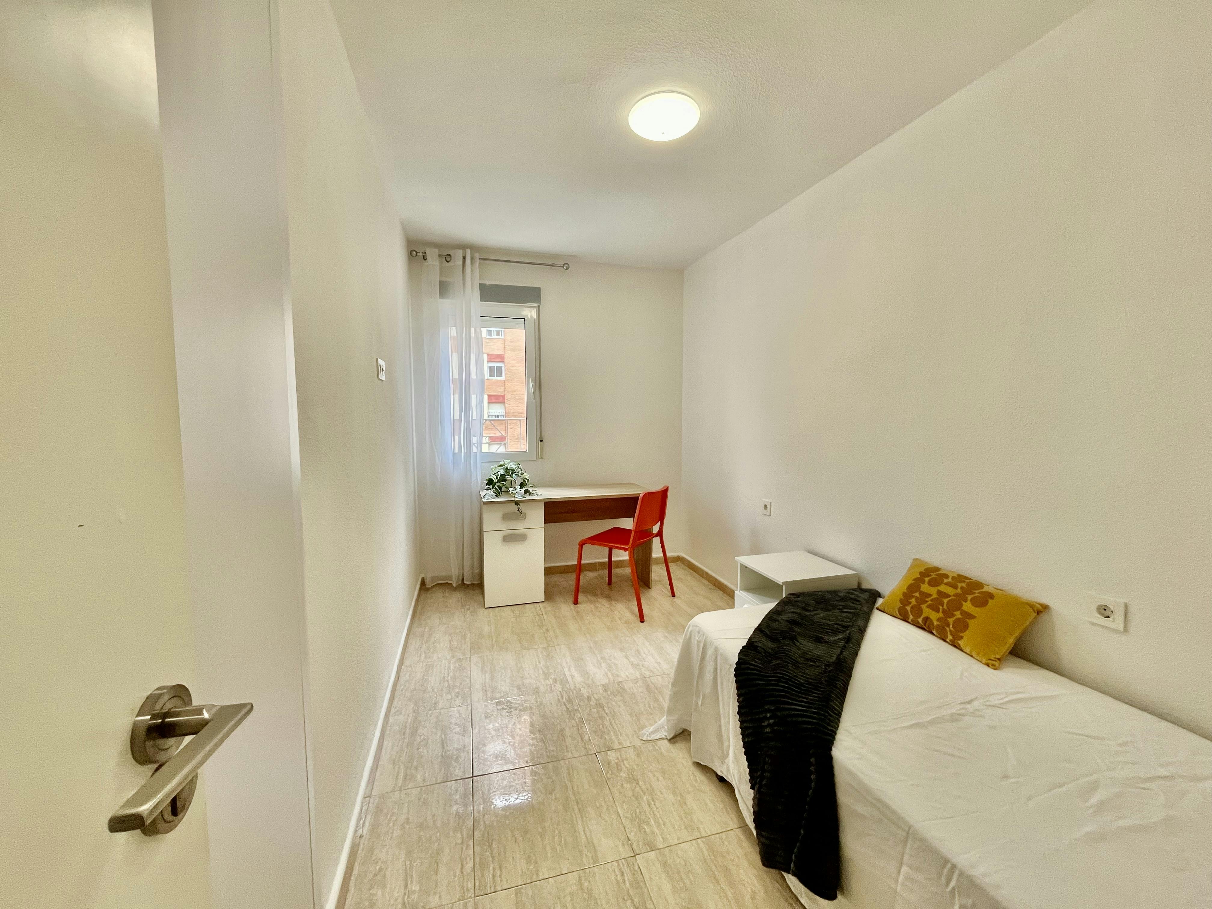 Habitación privada en alquiler por 330 € al mes en Murcia, Calle Maestro Javier Paulino Torres