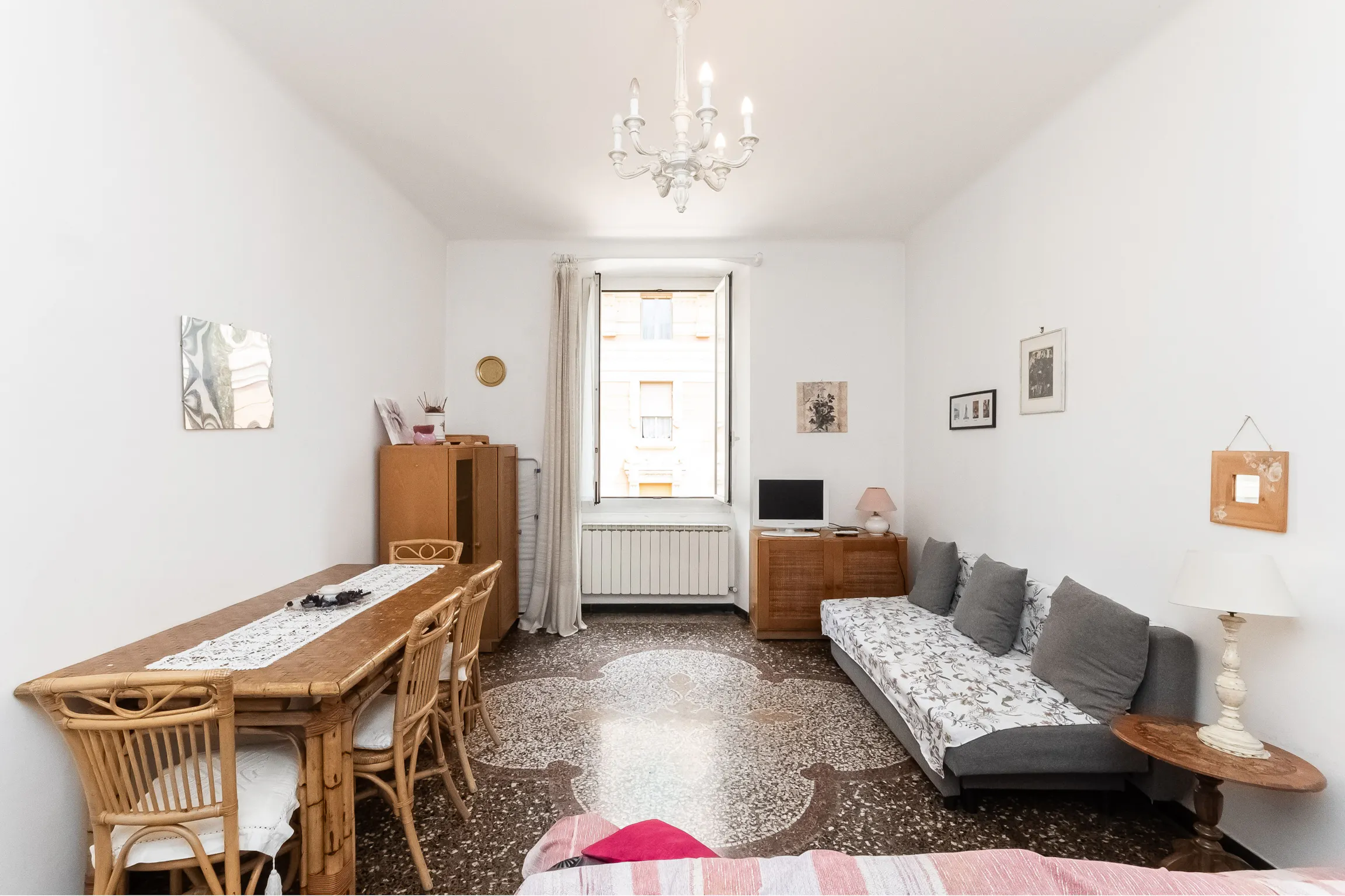 2-Bedroom Apartment in Via Carlo Pisacane, Genoa 2