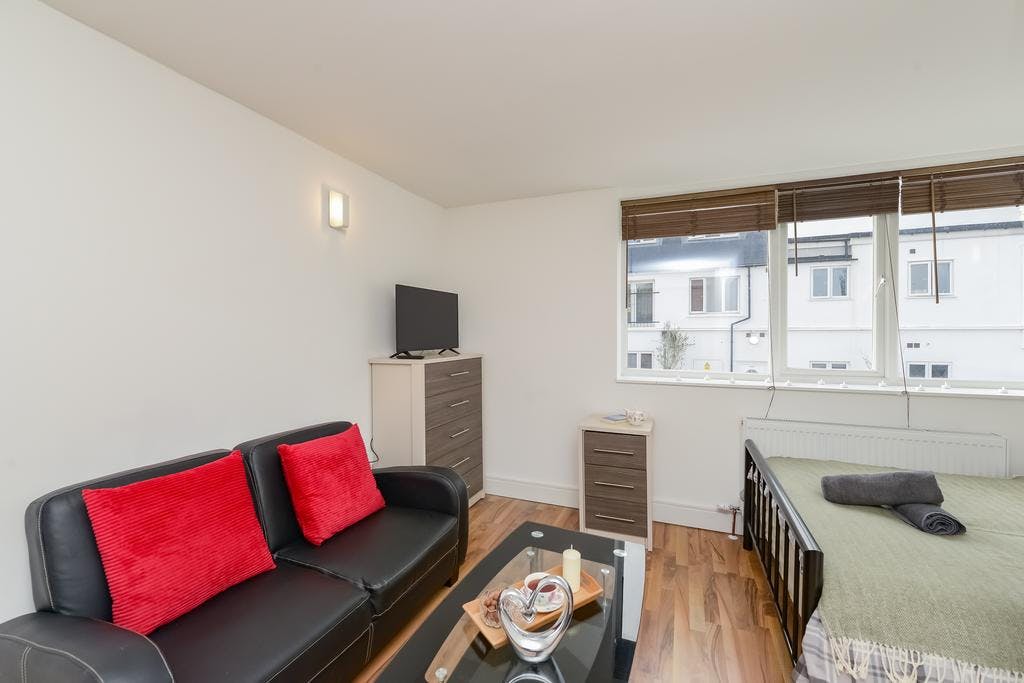 Monolocale in affitto a 2244 € al mese a London, Saint James's Road
