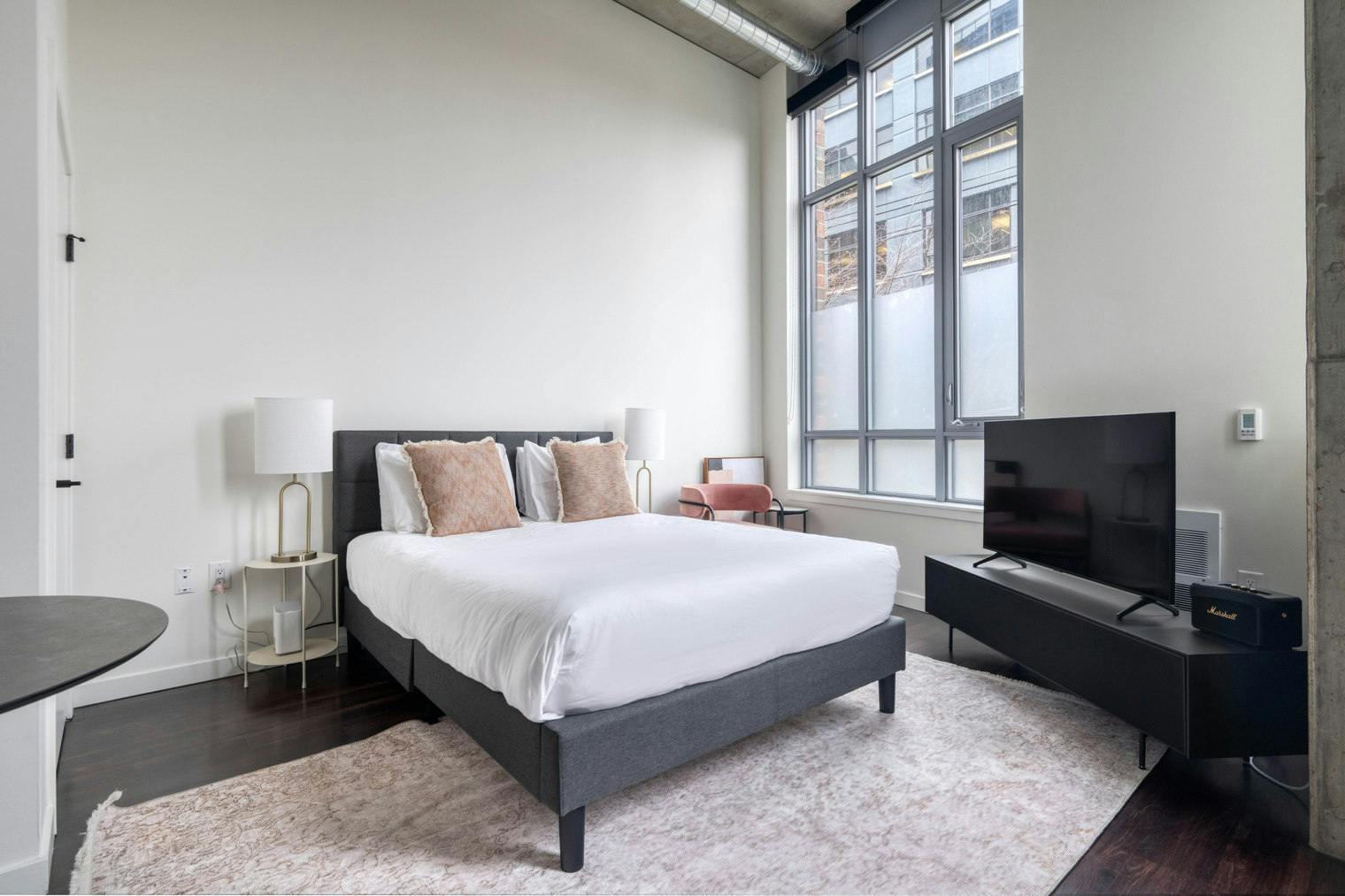 Studio te huur voor $5,030 per maand in Seattle, Yale Avenue North
