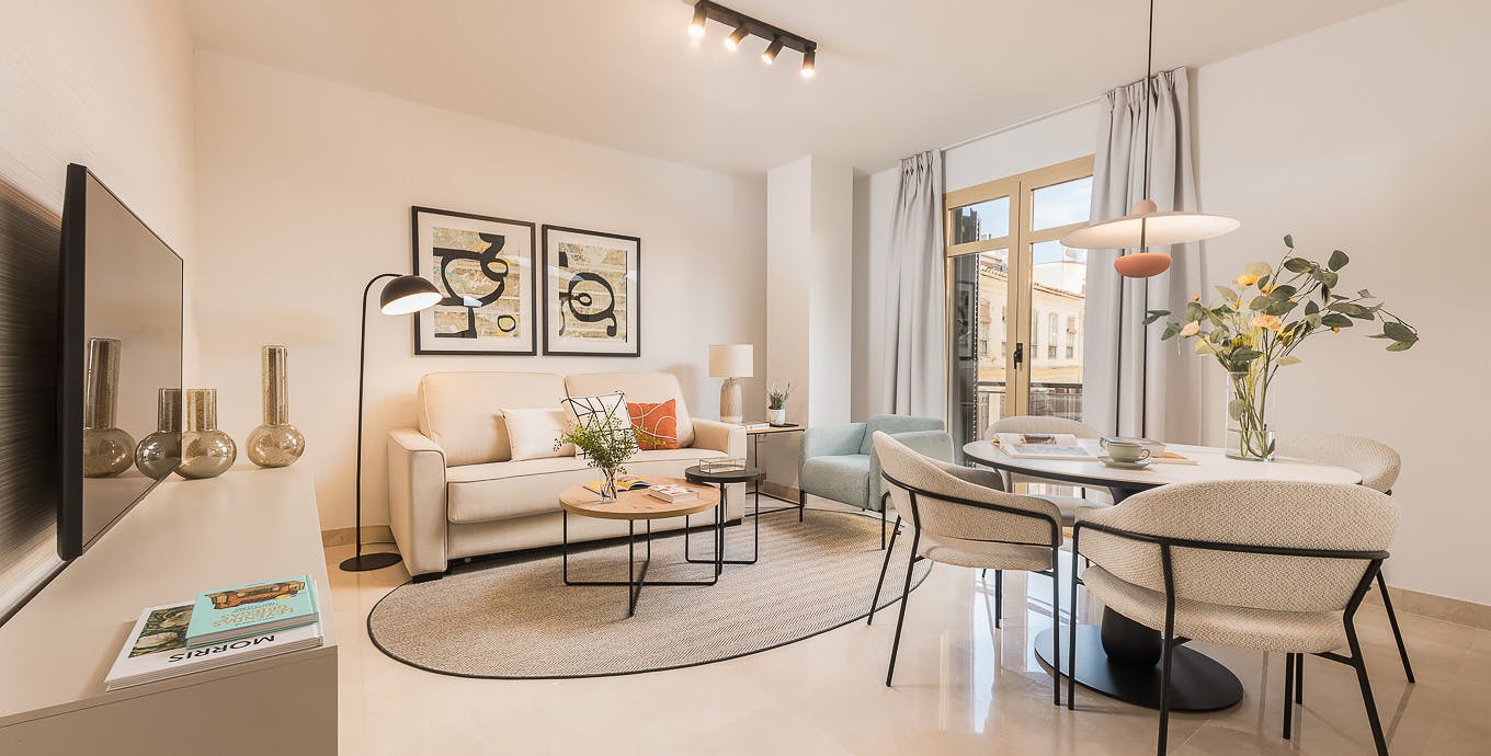 Apartment for rent for €2,234 per month in Málaga, Calle Granada