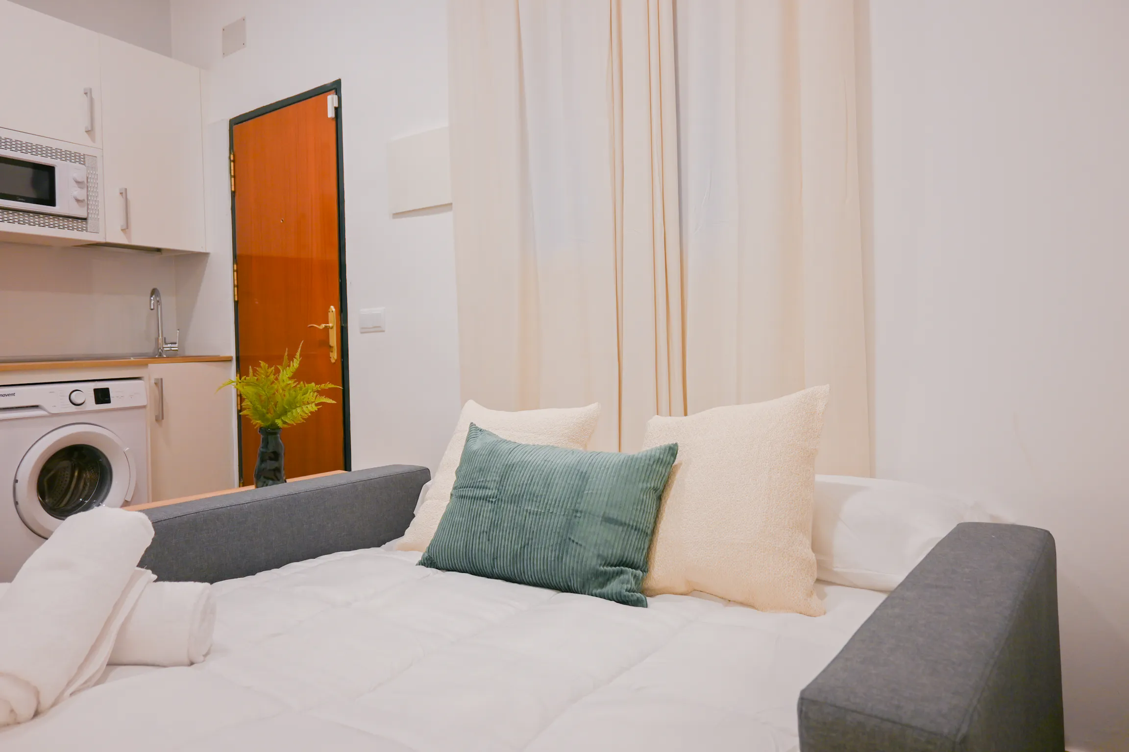 1-Bedroom Apartment in Calle de Argente, Madrid (1573362) ROOM 4