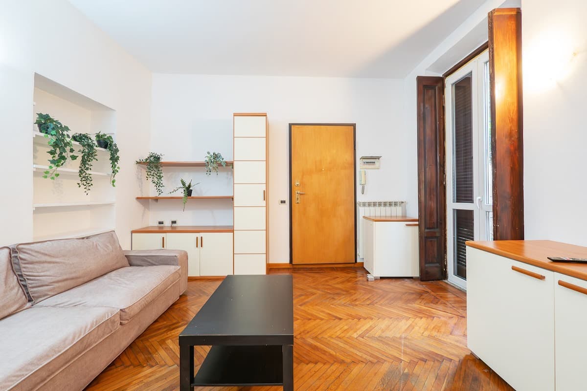Apartment for rent for €1,900 per month in Milan, Viale Monza