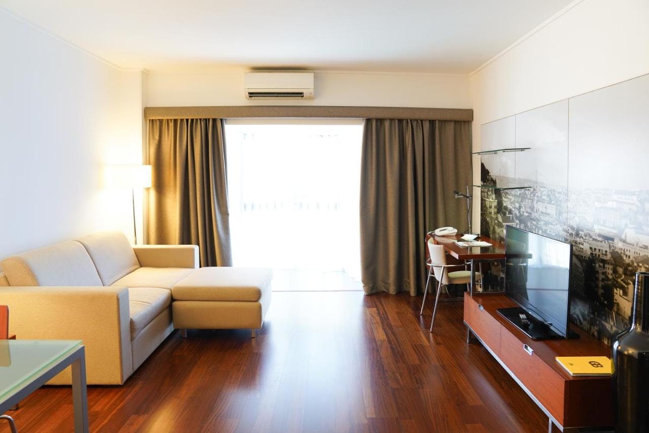 Appartamento in affitto a 3400 € al mese a Lisbon, Rua Rodrigo da Fonseca