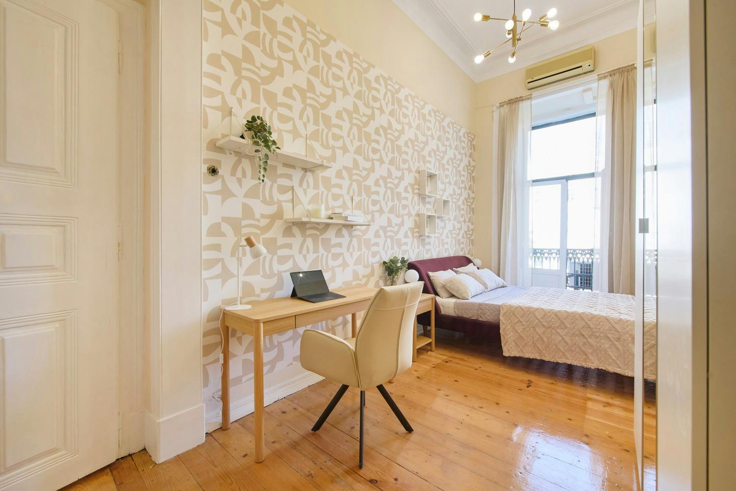 Private room for rent for €655 per month in Lisbon, Largo Vitorino Damásio