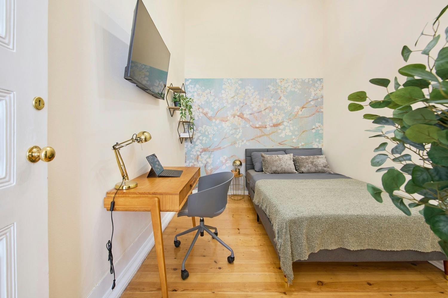 Largo Vitorino Damásio, Lisbon preview