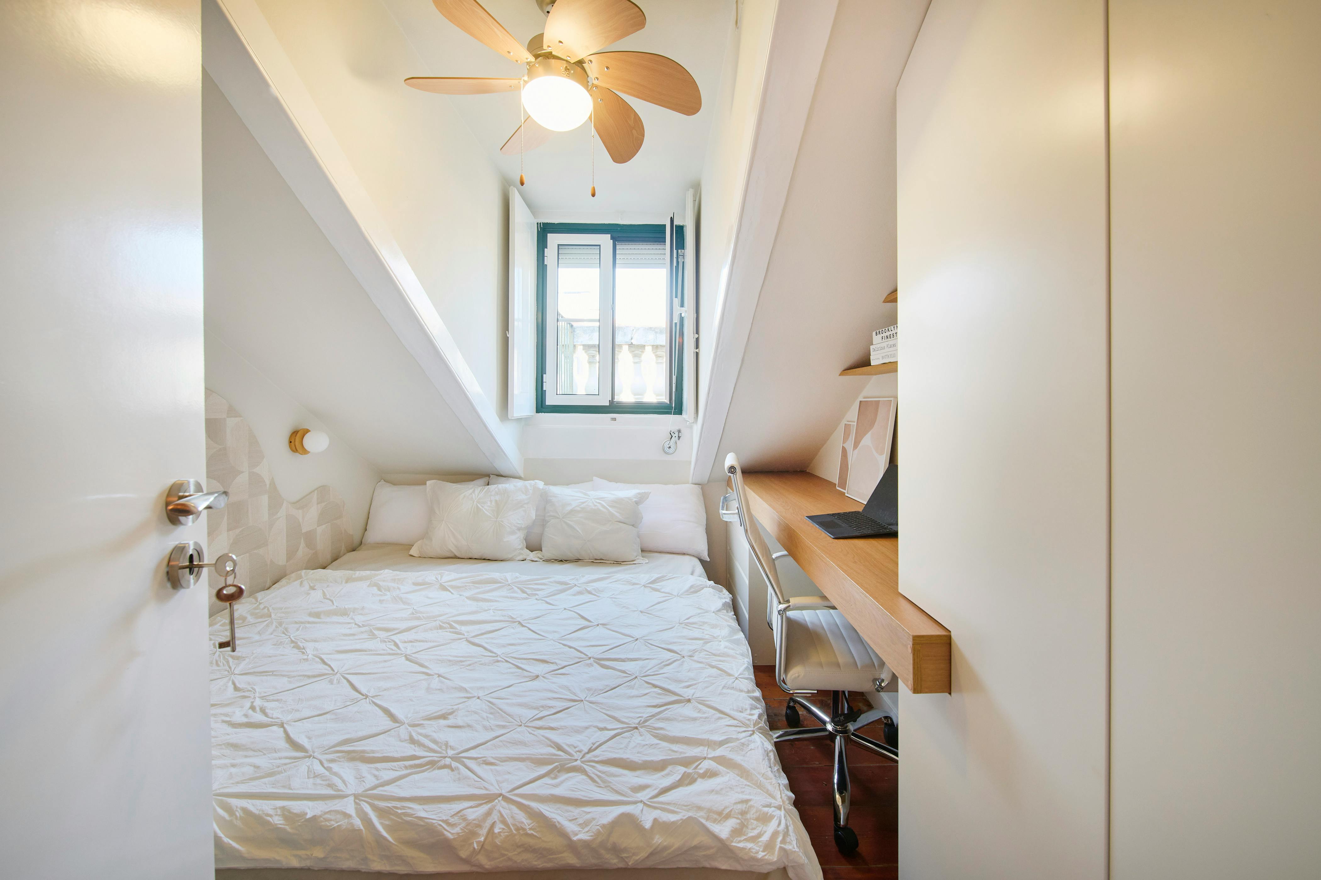 Largo Vitorino Damásio, Lisbon preview