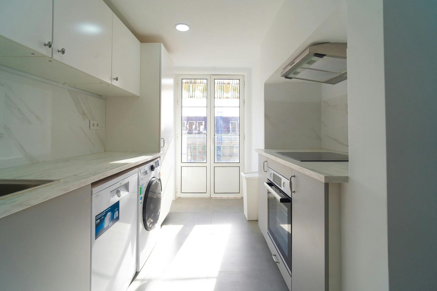 Apartment Lisbon, 1 bed, 12m² — photo 77