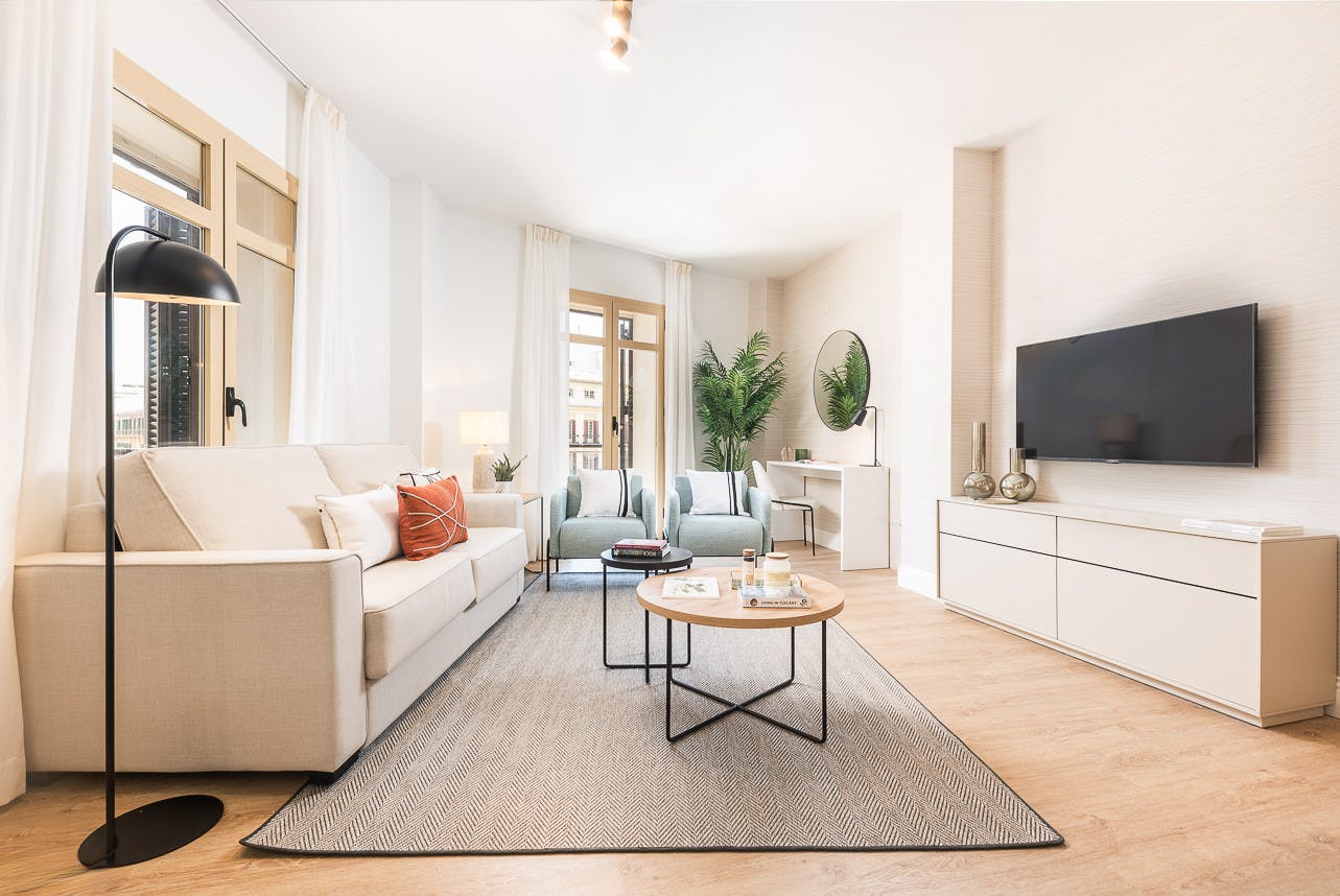 Apartment for rent for €3,357 per month in Málaga, Calle Granada