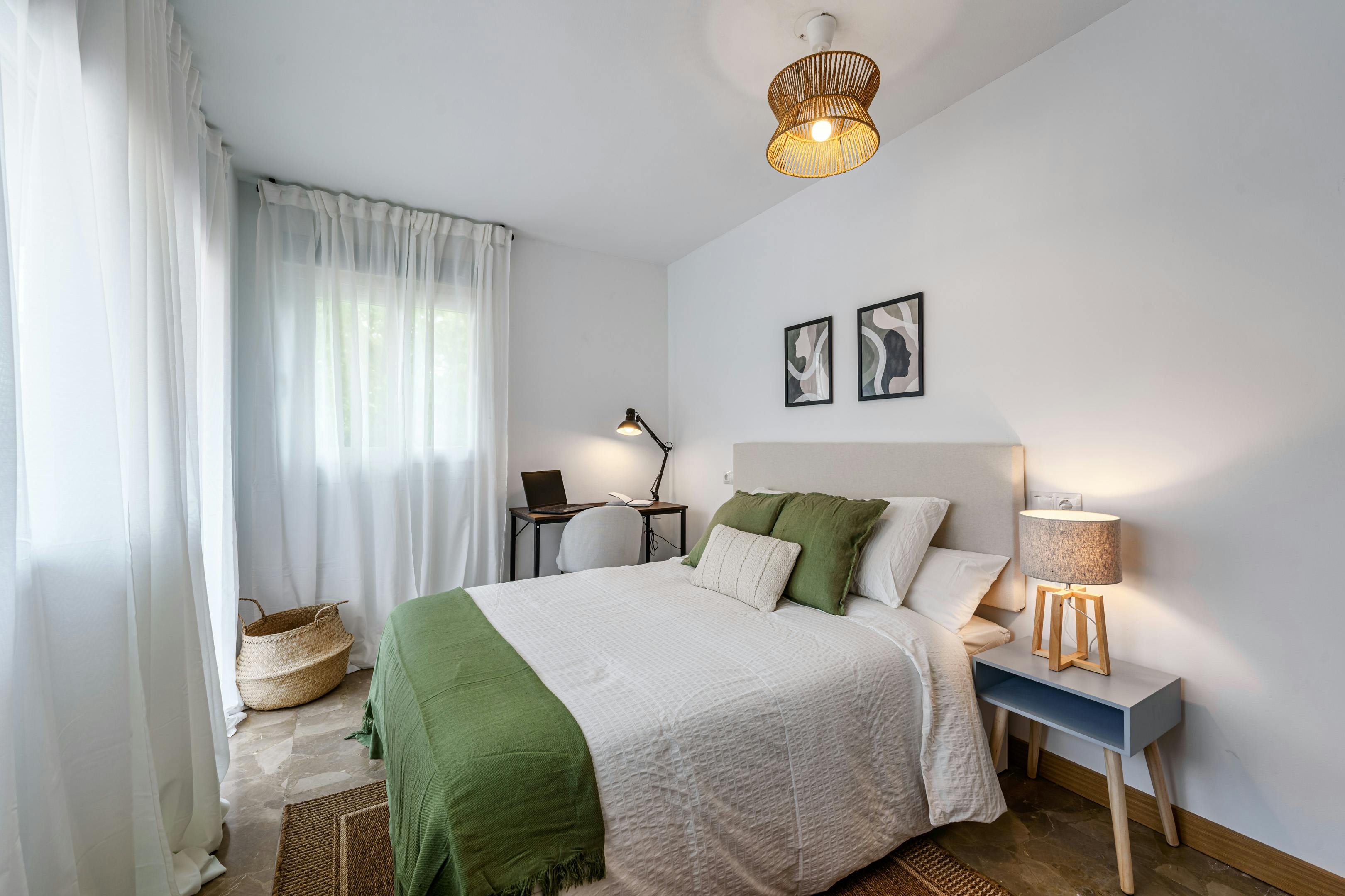 Private room for rent for €650 per month in Málaga, Calle Fernández Fermina