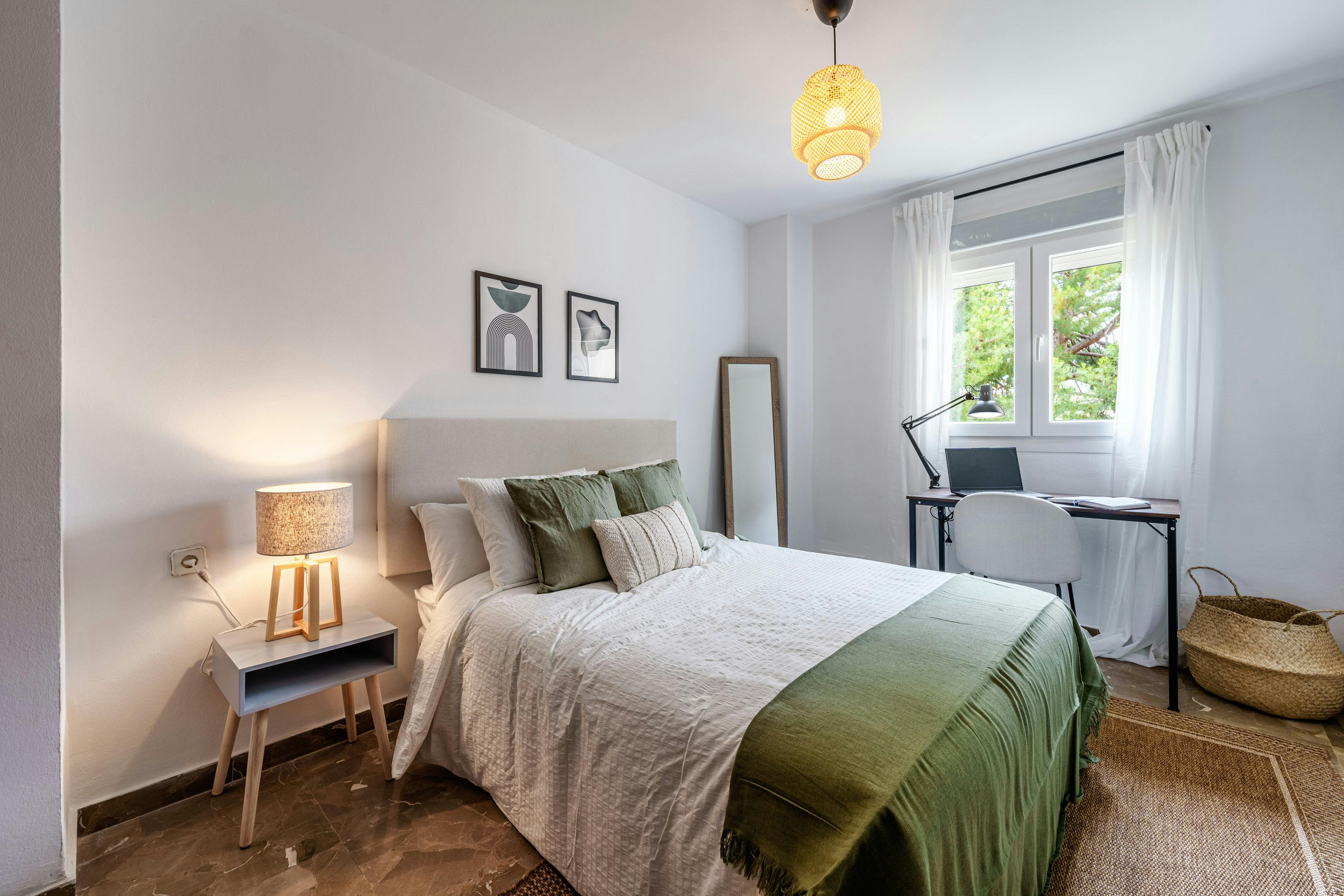 Private room for rent for €600 per month in Málaga, Calle Fernández Fermina