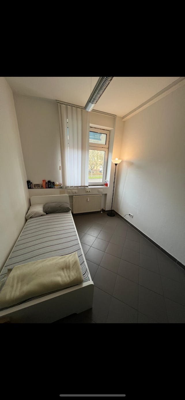 私人房间 正在以 €498 的月租出租，其位于 Ludwigsburg, Karlstraße