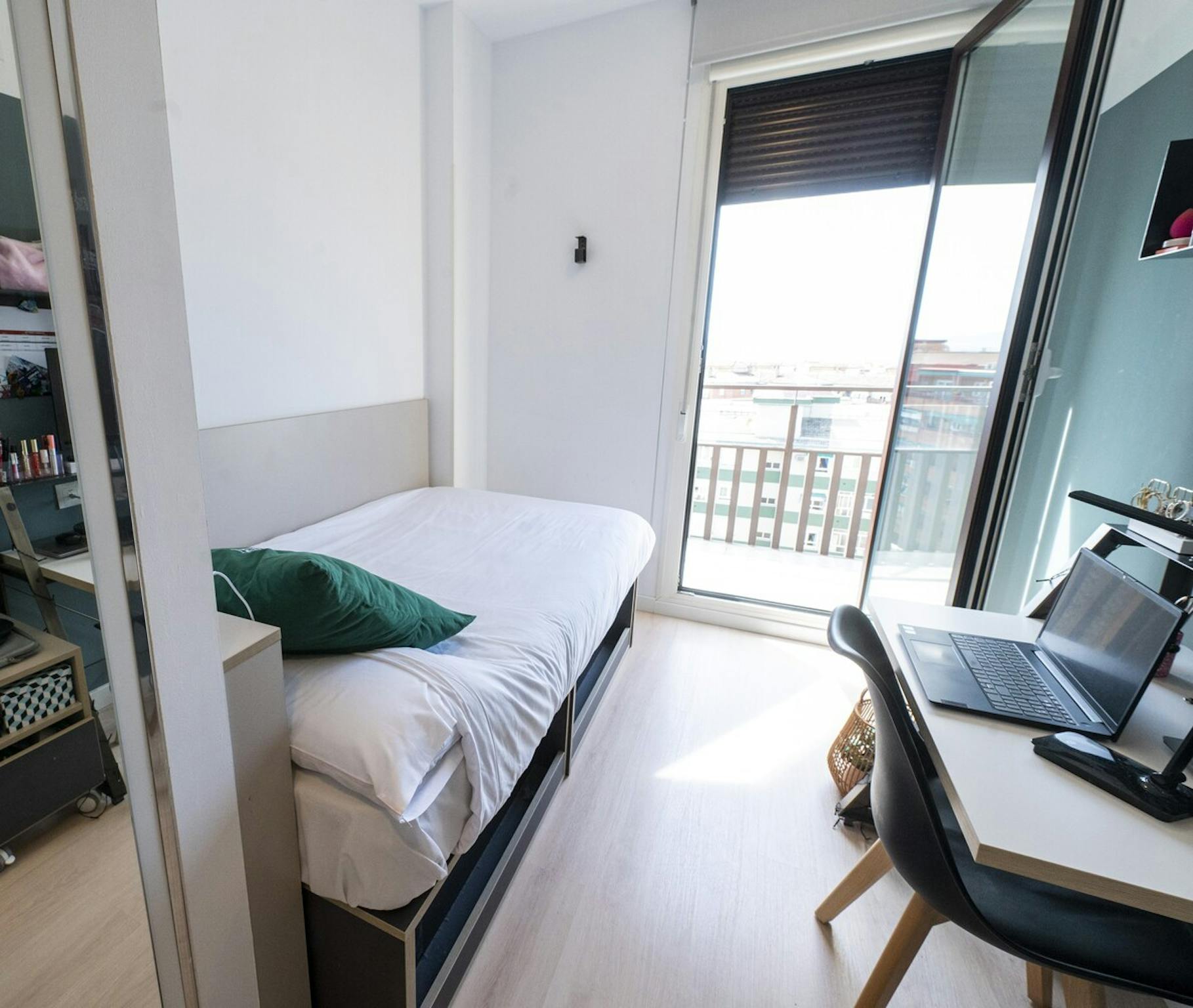 Calle Nuestra Señora de la Salud, Granada preview