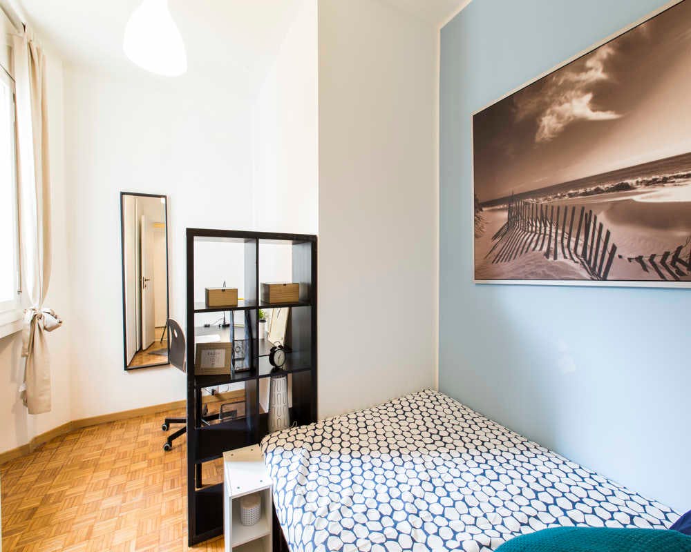 Private room for rent for €695 per month in Milan, Via Leone Tolstoi