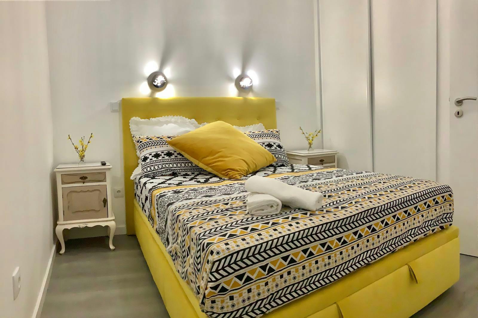 Apartment for rent for €3,000 per month in Lisbon, Rua António Luís Inácio