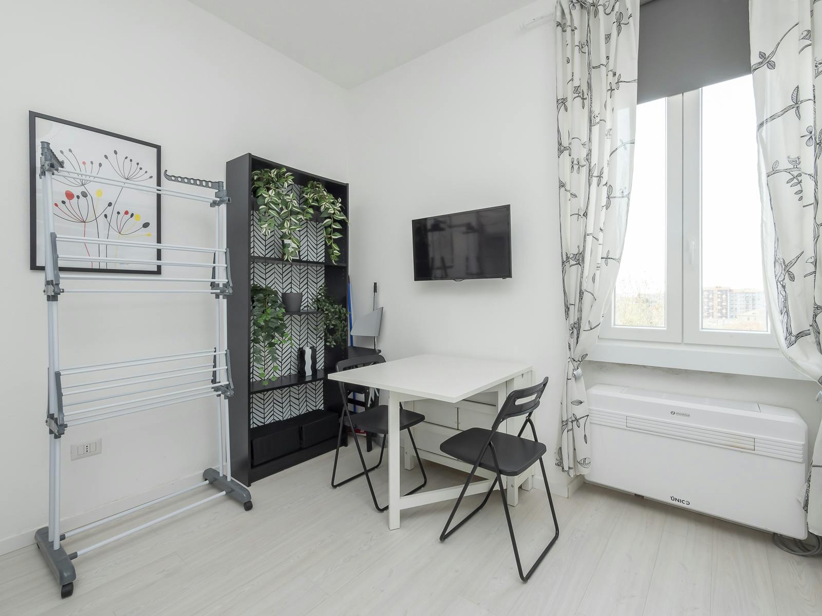 Apartment for rent for €1,800 per month in Milan, Via Giulio Carcano